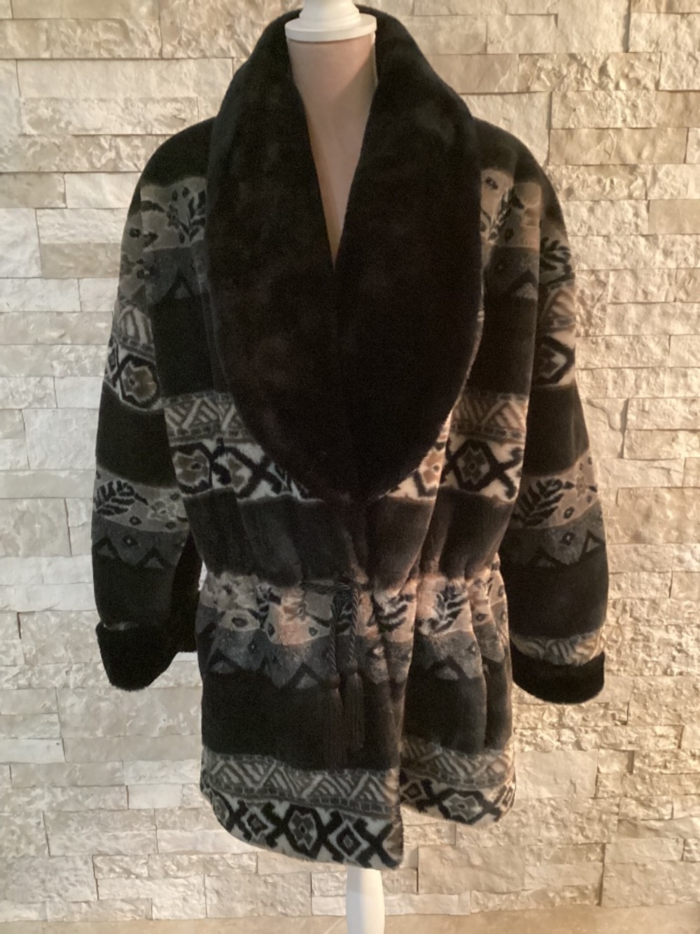 Vintage Novelti Faux Fur Southwestern Coat Union Made ILGWU Canada Shawl Collar